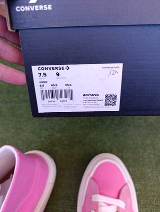 Converse Chuck Taylor Pink