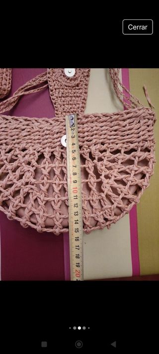 Bolso bandolera de la marca PULL&BEAR color paja.