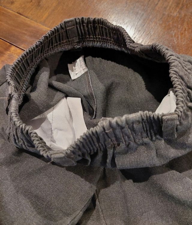 Uniforme escolar: 2 pantalones, 2 polos talla 10 a