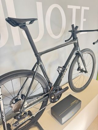 COLNAGO V4