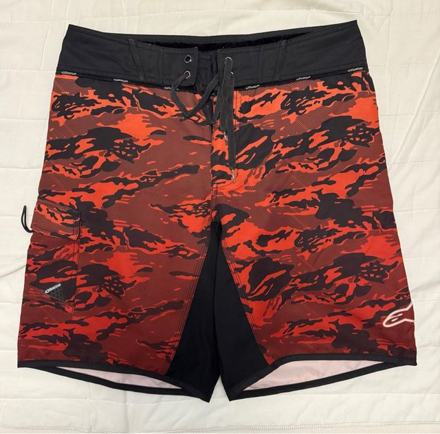 Bañadores tipo bermuda de diferentes marcas