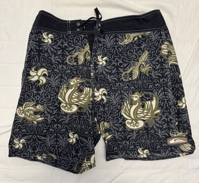 Bañadores tipo bermuda de diferentes marcas