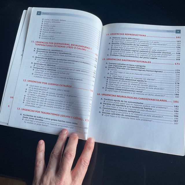 /|||Libro "Cuidados y 1os auxilios perros y gatos"