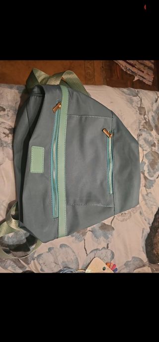 Mochila antirrobo verde agua