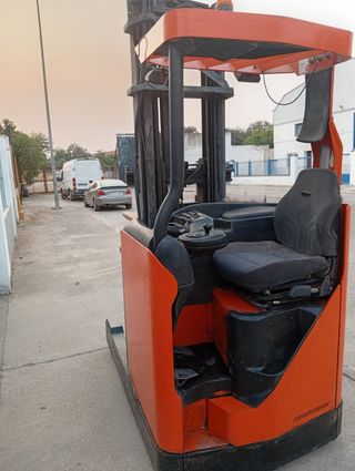 Carretilla Retráctil modelo BT RRB2