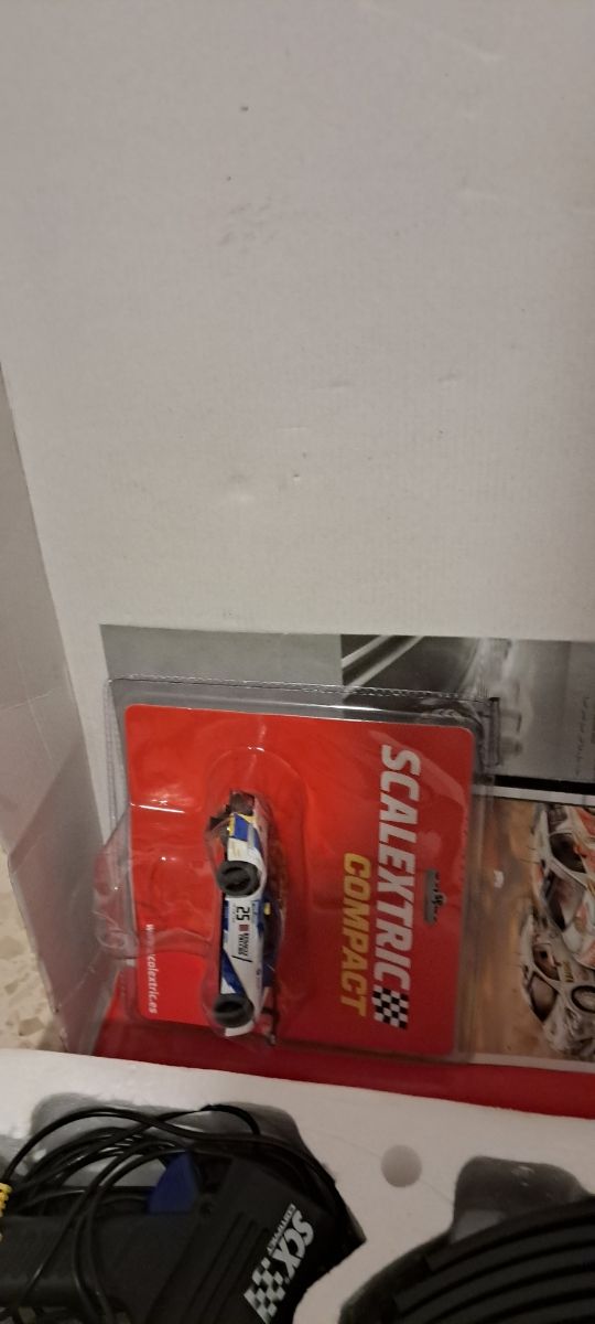 Scalextric Loopinator 4 Compact