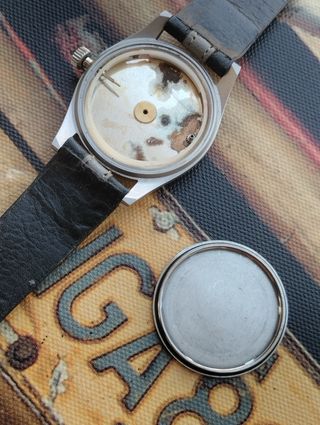 Reloj VERNI cuarzo no tiene máquina 