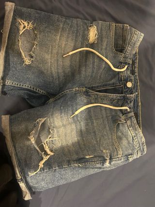 Vaqueros cortos rotos hombre