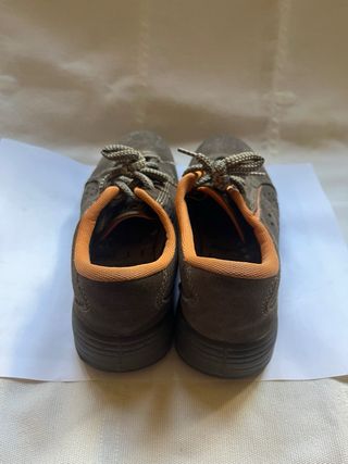 Zapatillas de trabajo marrones