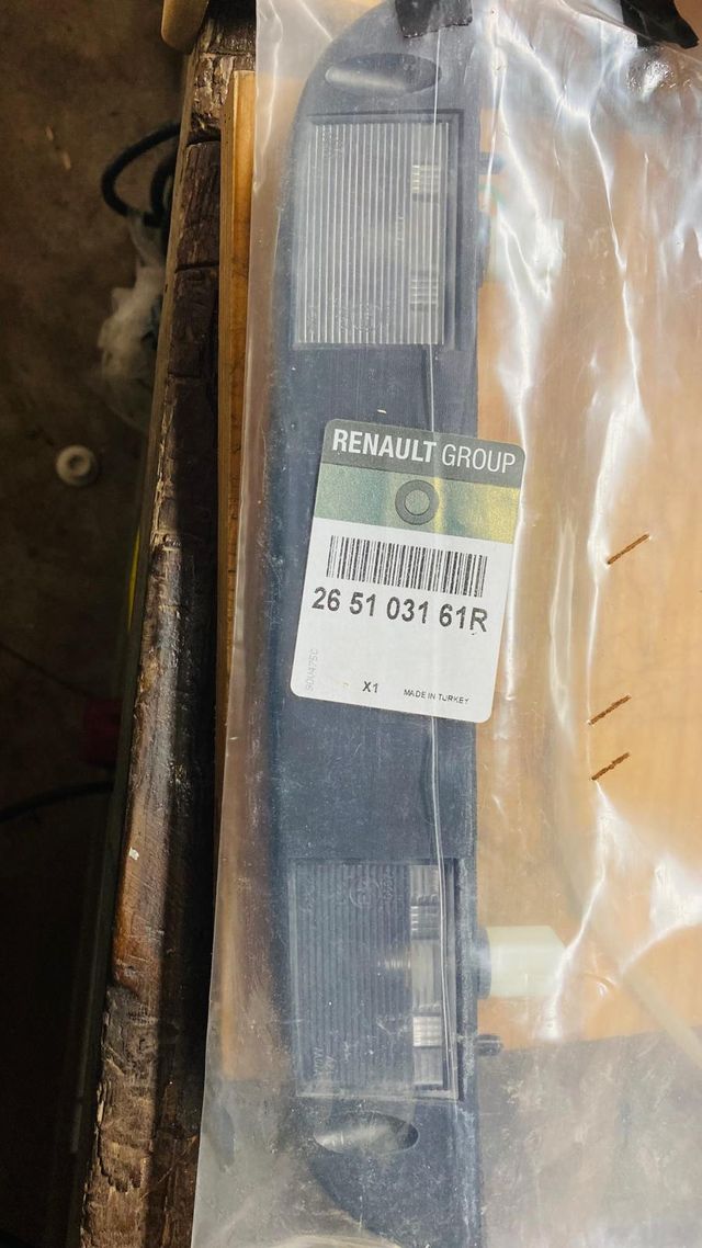 Luz matrícula Renault Kangoo 2003