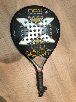 Pala Junior Nox AT10 Genius Ultra Ligera