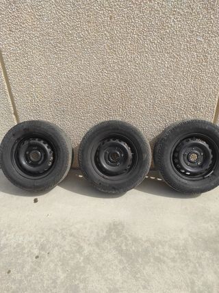 235/65 R16 C  ruedas neumáticos 



