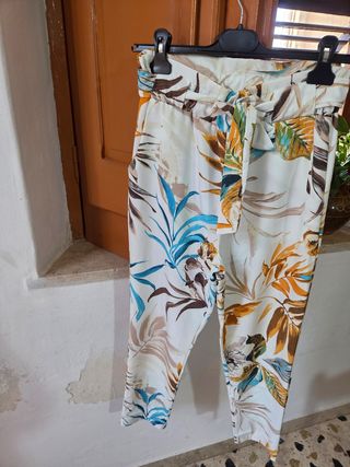 Pantaloni floreali bianchi
