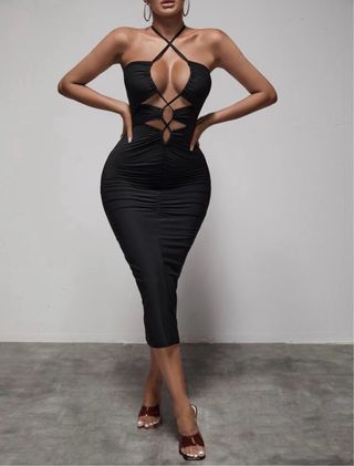Vestido negro cruzado