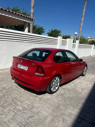 BMW 316ti 2004 AVERIADO