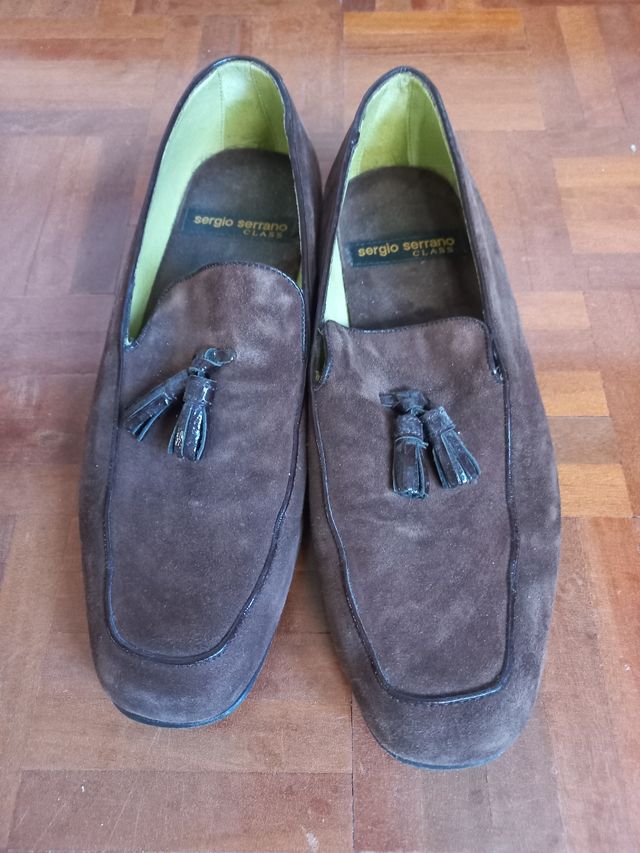 Mocasines marrones con borlas