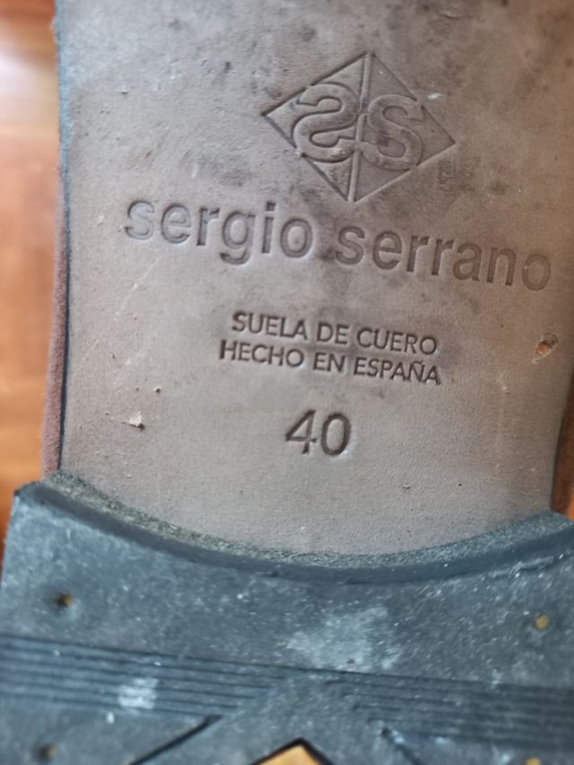 Mocasines marrones con borlas