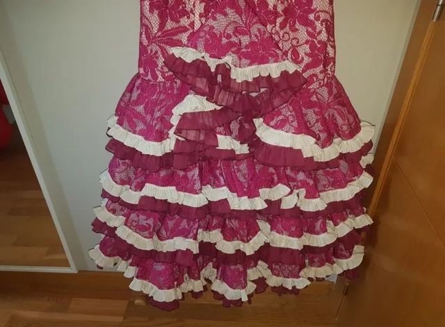 Vestido Sevillanas encaje rojo blanco