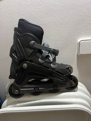 Patines negros de la talla 38 marca rollerblade