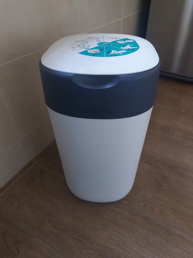 Papelera pañales Tommee Tippee