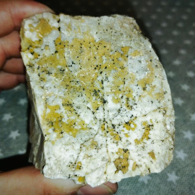 Varietà minerale wulfenite chillagite.