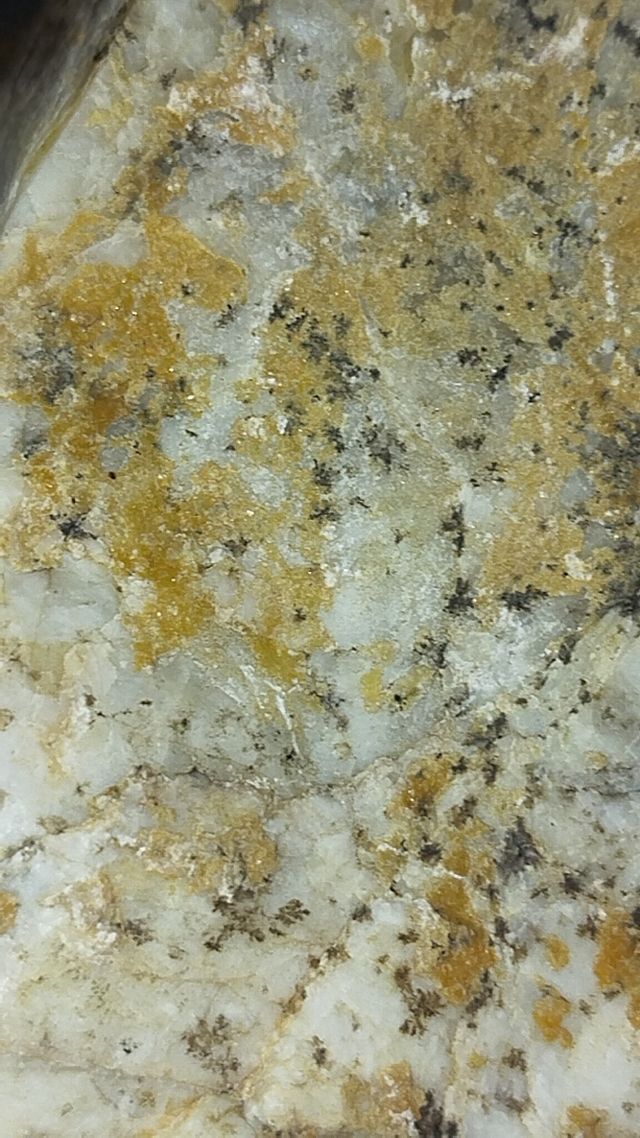 Varietà minerale wulfenite chillagite.