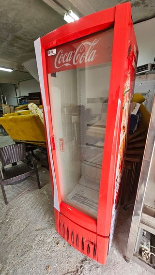 Nevera Coca-Cola usada