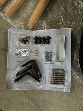 Silla negra - Patas madera