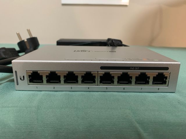 UniFi Switch 8 puertos 4 + 4 Poe