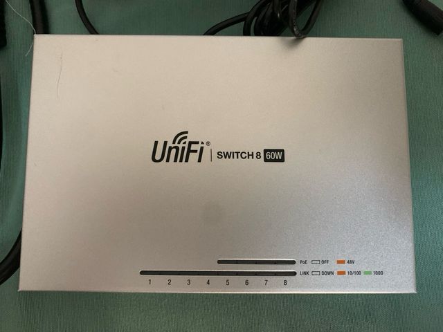 UniFi Switch 8 puertos 4 + 4 Poe