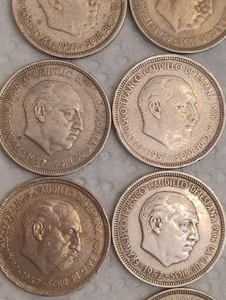12 Monedas 5 Ptas Franco.Con errores de acuñacion