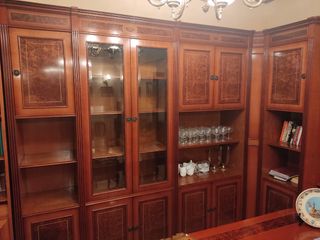 Mueble librero madera clásico