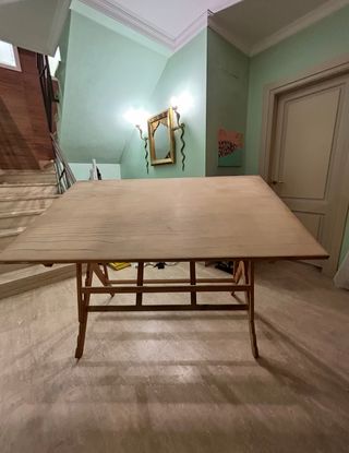 Mesa dibujo madera. Perfecto estado