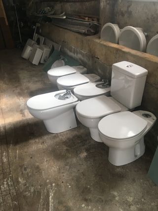 5 Inodoros y bidés nuevos