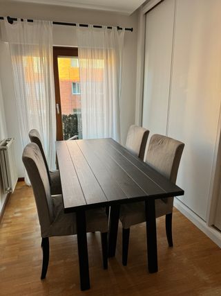 Mesa comedor + 4 sillas 