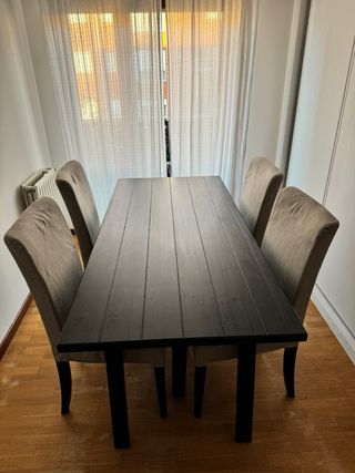 Mesa comedor + 4 sillas 