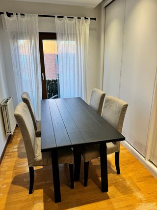 Mesa comedor + 4 sillas 