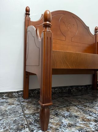Banca de madera artesanal - 113x114cm
