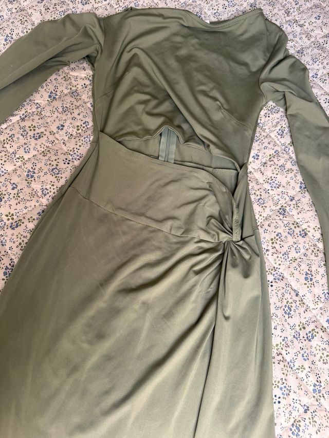 Vestido largo verde oliva elegante