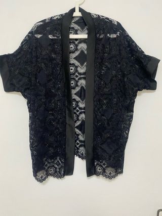 Kimono negro encaje