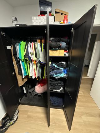 Armario 3 puertas Ikea - marrón oscuro