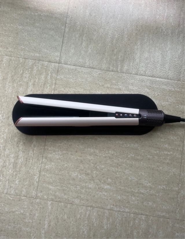 Dyson Airstrait: Alisado sin calor