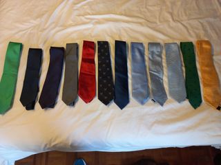 Corbatas de colores variados