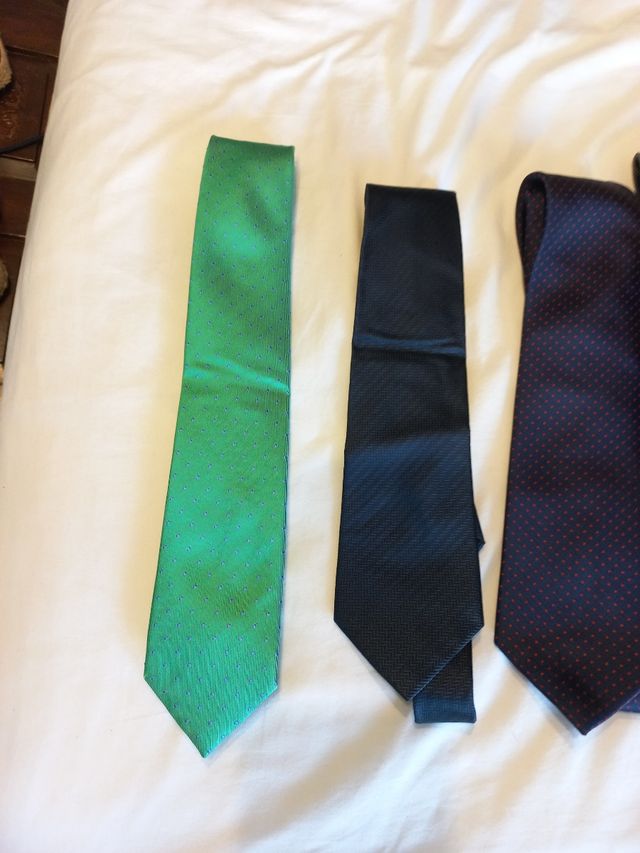 Corbatas de colores variados