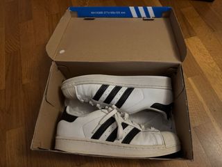 Adidas Superstar 38 - Blancas y Negras