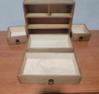 Cajonera antigua de madera, difícil de encontrar.