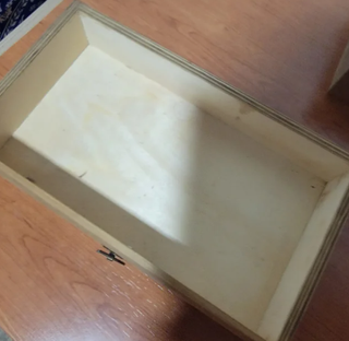 Cajonera antigua de madera, difícil de encontrar.