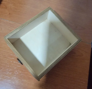 Cajonera antigua de madera, difícil de encontrar.