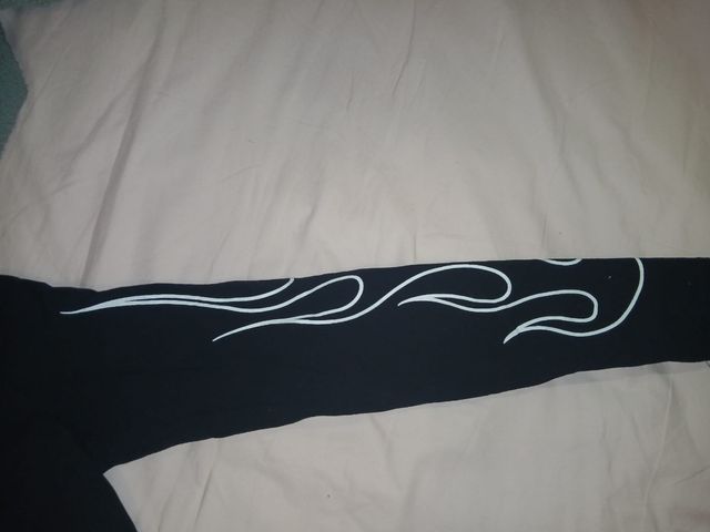 Camiseta negra manga larga