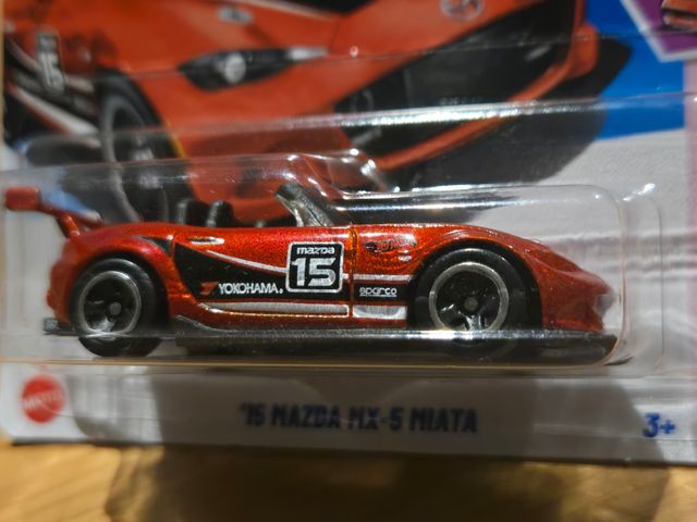 Hot Wheels Mazda MX-5 Miata 15